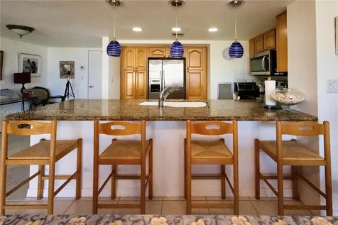 2555 Collins Avenue Miami Beach FL 33140