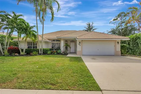 148 Fernwood Crescent Royal Palm Beach FL 33411