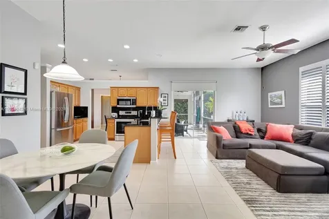 148 Fernwood Crescent Royal Palm Beach FL 33411