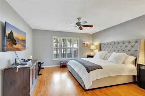 148 Fernwood Crescent Royal Palm Beach FL 33411