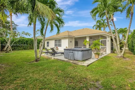 148 Fernwood Crescent Royal Palm Beach FL 33411