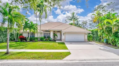 148 Fernwood Crescent Royal Palm Beach FL 33411