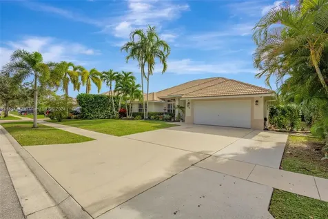 148 Fernwood Crescent Royal Palm Beach FL 33411