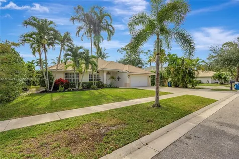 148 Fernwood Crescent Royal Palm Beach FL 33411
