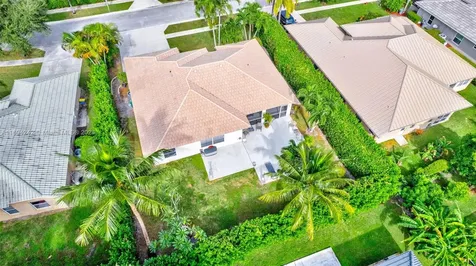 148 Fernwood Crescent Royal Palm Beach FL 33411