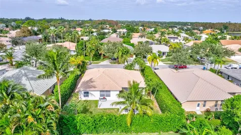 148 Fernwood Crescent Royal Palm Beach FL 33411