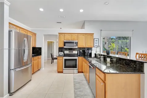 148 Fernwood Crescent Royal Palm Beach FL 33411