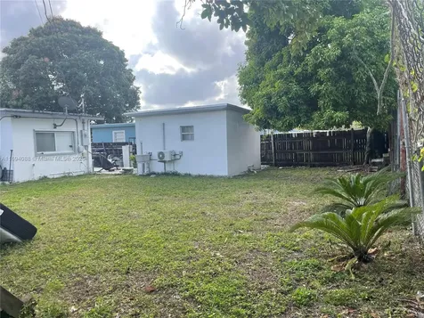 1355 NW 118th Street Miami FL 33167