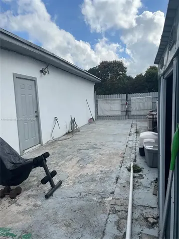 1355 NW 118th Street Miami FL 33167