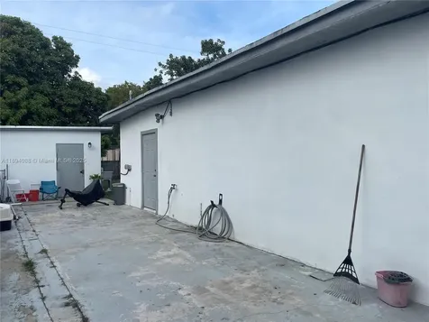 1355 NW 118th Street Miami FL 33167