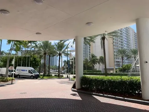 16001 Collins Avenue Sunny Isles Beach FL 33160