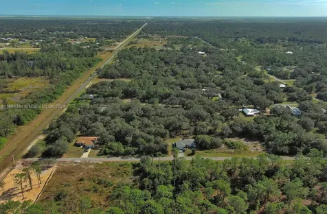 1515 Glenn Avenue Lehigh Acres FL 33972
