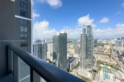 159 NE 6th Street Miami FL 33132