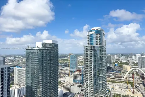 159 NE 6th Street Miami FL 33132