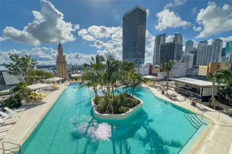 159 NE 6th Street Miami FL 33132