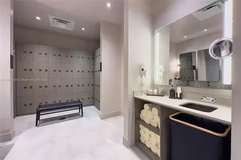 159 NE 6th Street Miami FL 33132