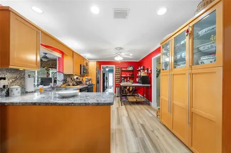 7340 SW 9th Street Plantation FL 33317