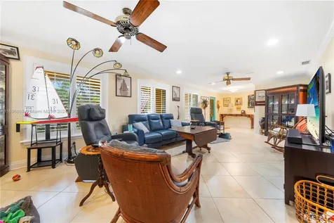 7340 SW 9th Street Plantation FL 33317