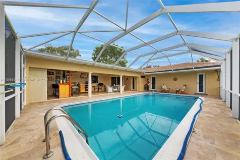 7340 SW 9th Street Plantation FL 33317