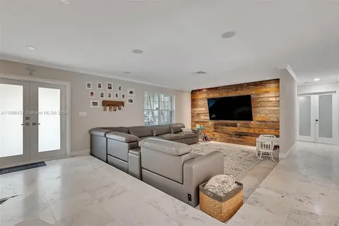 6420 Dolphin Drive Coral Gables FL 33158