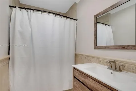 6420 Dolphin Drive Coral Gables FL 33158