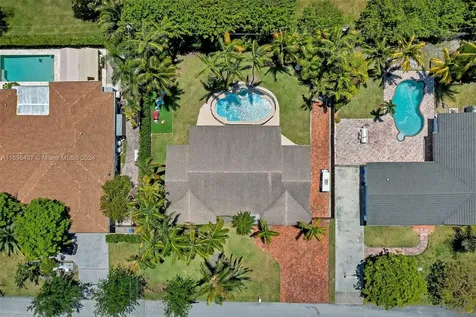 6420 Dolphin Drive Coral Gables FL 33158