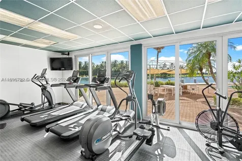 9102 W Bay Harbor Bay Harbor Islands FL 33154