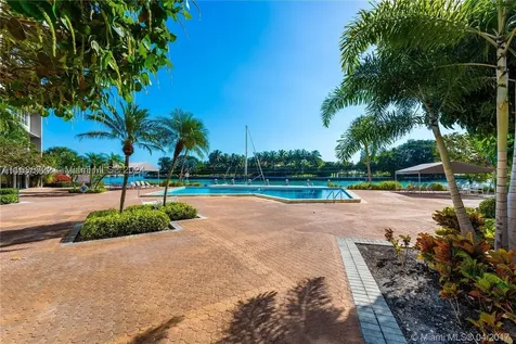 9102 W Bay Harbor Bay Harbor Islands FL 33154