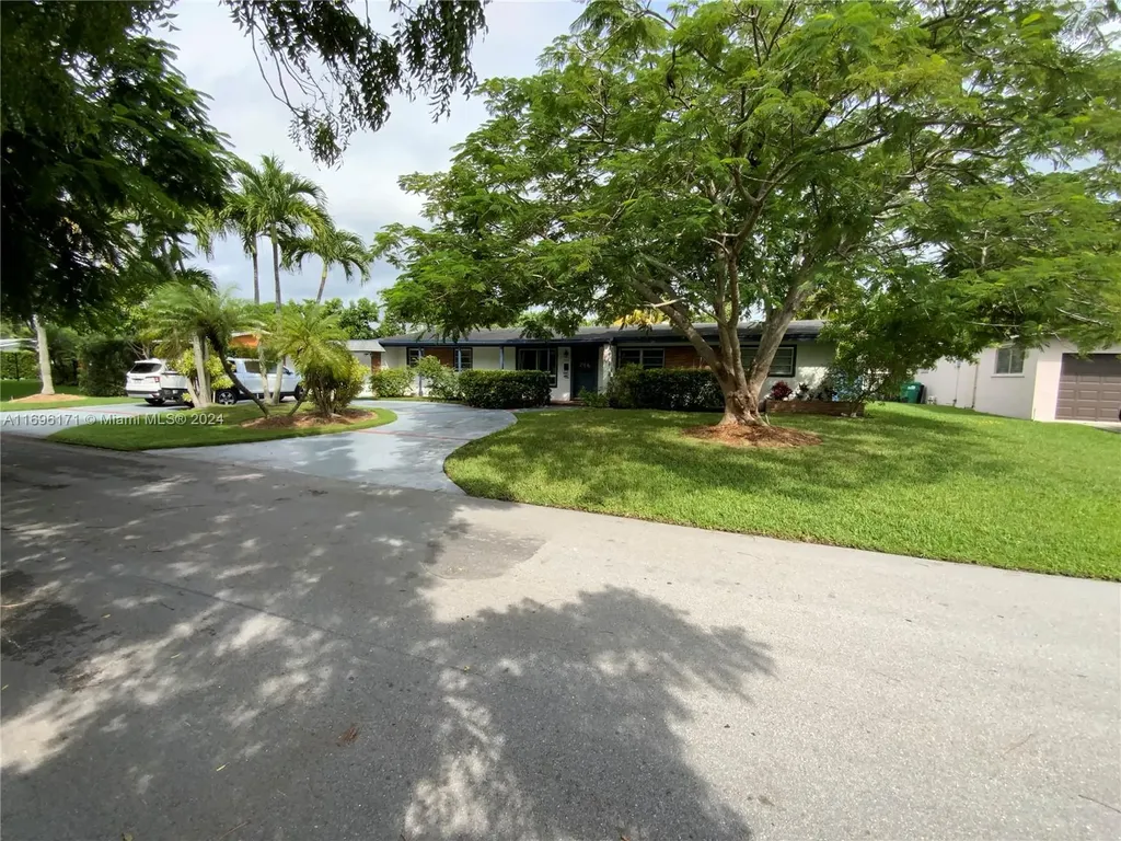 9221 SW 165th Street Palmetto Bay FL 33157