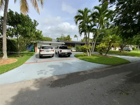 9221 SW 165th Street Palmetto Bay FL 33157