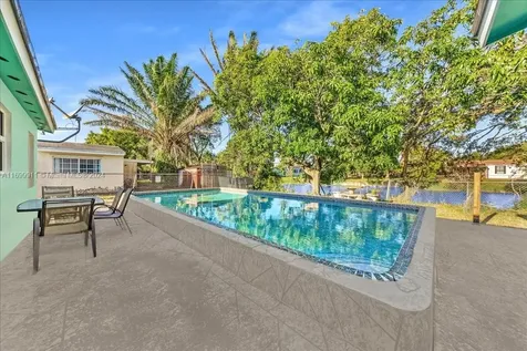 6733 SW 27th Court Miramar FL 33023
