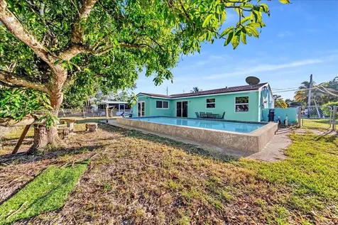 6733 SW 27th Court Miramar FL 33023