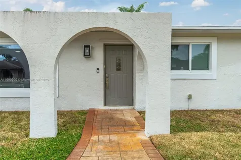 10359 SW 50th Court Cooper City FL 33328