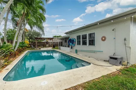10359 SW 50th Court Cooper City FL 33328