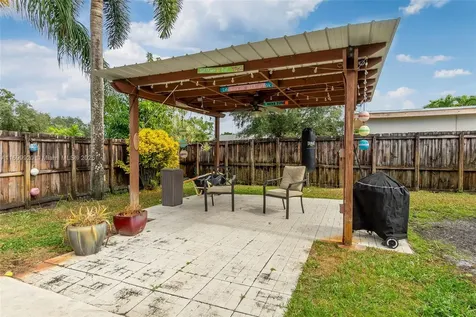 10359 SW 50th Court Cooper City FL 33328