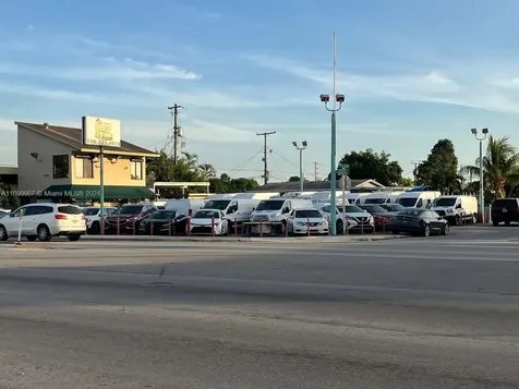 930 E 49th Street Hialeah FL 33013