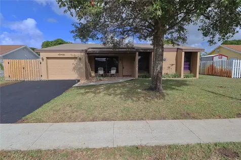 8511 NW 8th Street Pembroke Pines FL 33024