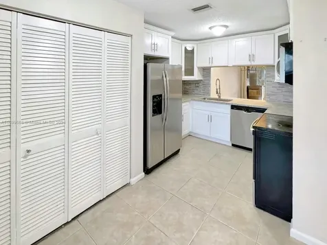 4956 N Hemingway Circle Margate FL 33063
