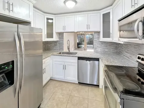 4956 N Hemingway Circle Margate FL 33063