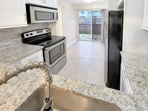 4956 N Hemingway Circle Margate FL 33063