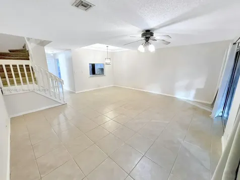4956 N Hemingway Circle Margate FL 33063