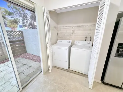 4956 N Hemingway Circle Margate FL 33063