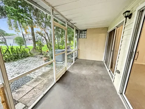 4956 N Hemingway Circle Margate FL 33063
