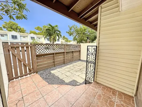 4956 N Hemingway Circle Margate FL 33063