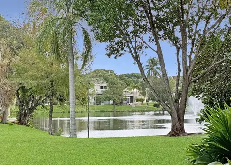 4956 N Hemingway Circle Margate FL 33063