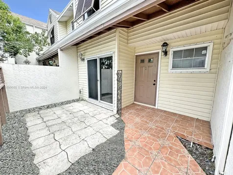 4956 N Hemingway Circle Margate FL 33063