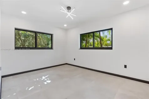 2261 NE 192nd Street Miami FL 33180