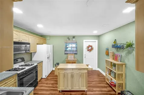 11320 NW 59th Avenue Hialeah FL 33012