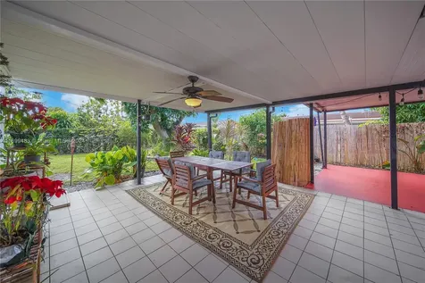 11320 NW 59th Avenue Hialeah FL 33012
