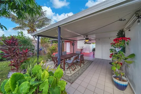 11320 NW 59th Avenue Hialeah FL 33012